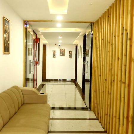 Prism Grand Hotel Zirakpur Екстериор снимка