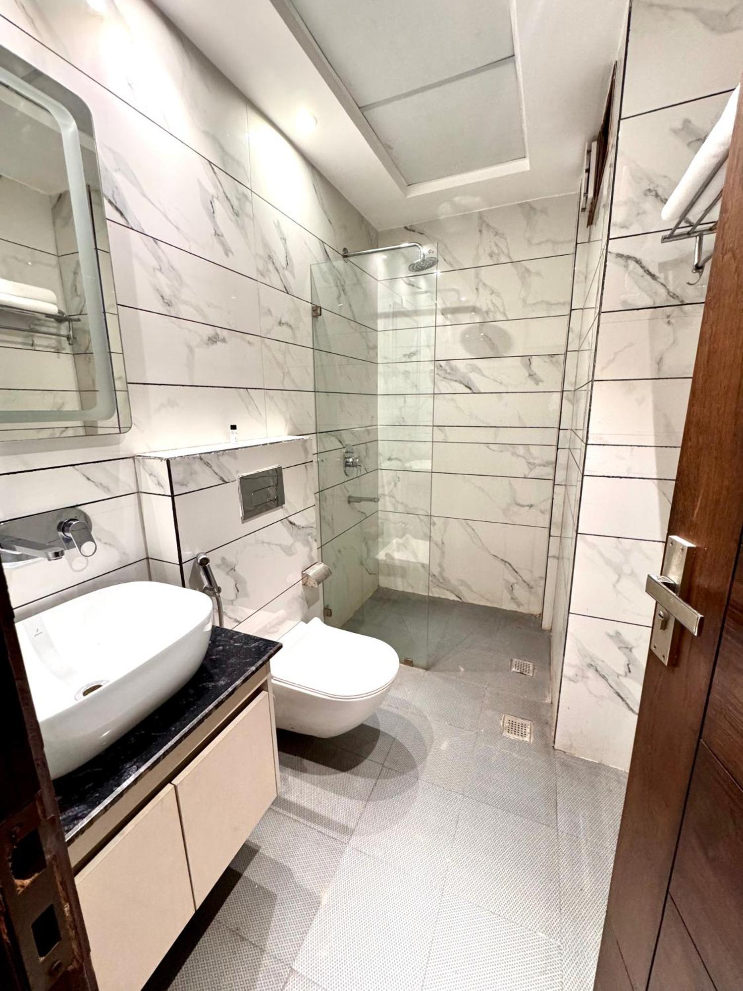 Prism Grand Hotel Zirakpur Екстериор снимка