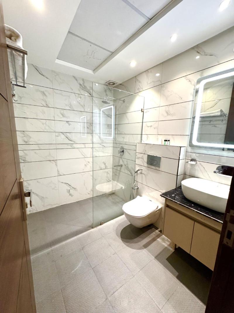 Prism Grand Hotel Zirakpur Екстериор снимка