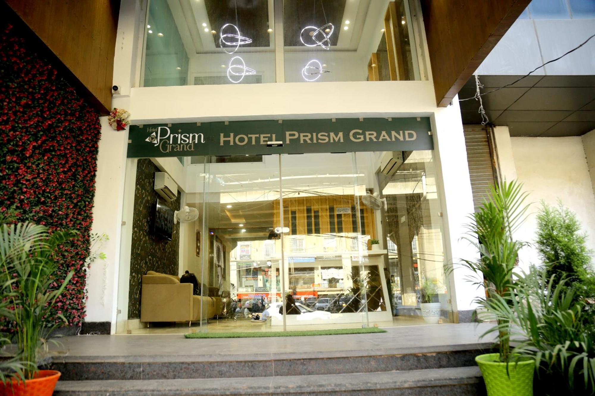 Prism Grand Hotel Zirakpur Екстериор снимка
