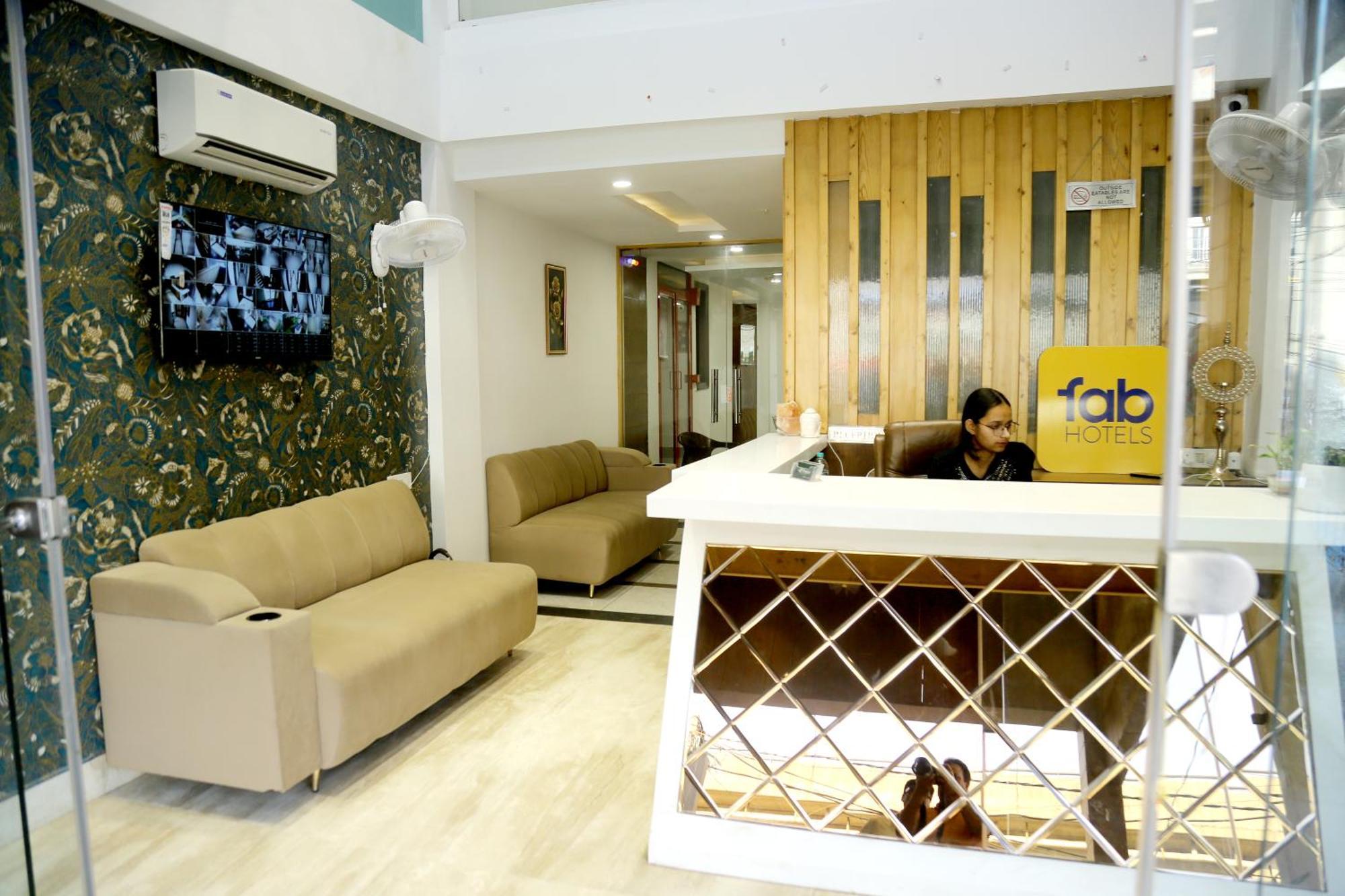 Prism Grand Hotel Zirakpur Екстериор снимка
